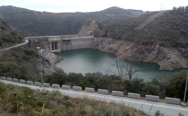 Embalse de Bárcena.