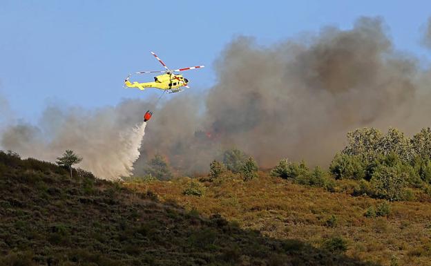 Incendio en El Bierzo./César Sánchez