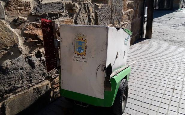 Carro de la limpieza viaria de Ponferrada./Carmen Ramos