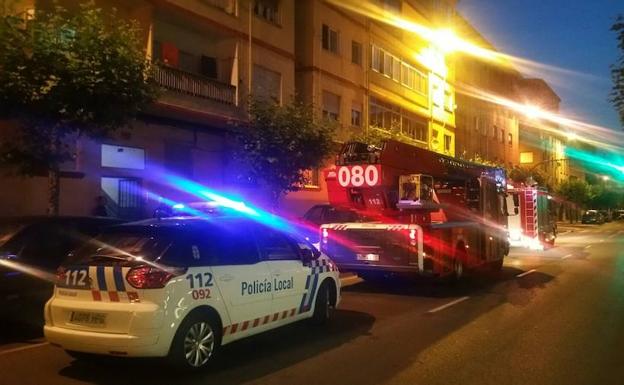 Policía Local y bomberos en el ugar del suceso.