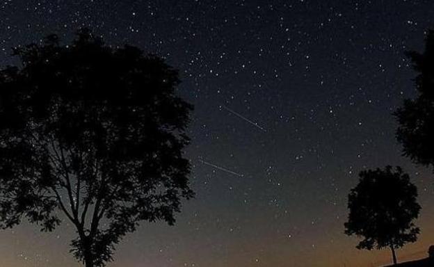 Perseidas por el cielo.