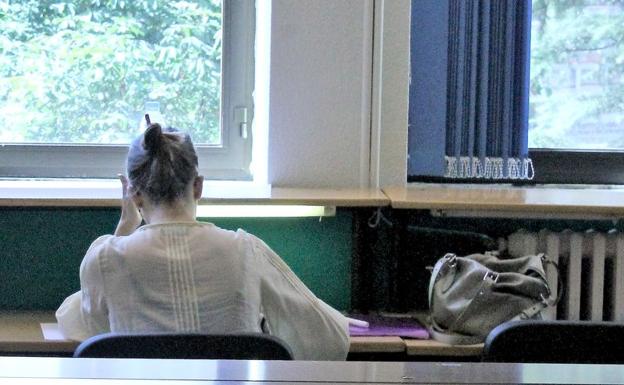 Un estudiante en la Casa del Estudiante.