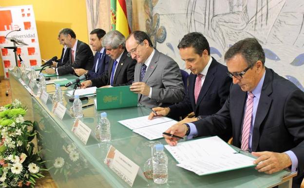 Foto Archivo de la firma de creación Oficina Egregado Emprendedores.