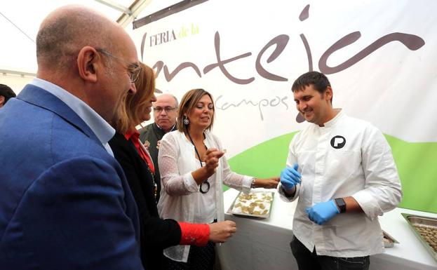 Milagros Marcos, en la Feria de la Lenteja de Tierra de Campos.