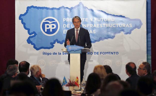 Iñigo de la Serna, este lunes en un foro del PP de Asturias. /EFE
