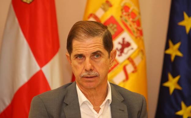 El presidente de la CHMS, Francisco Marín, durante la Comisión de Desembalse./César Sánchez