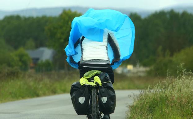 Fuertes rachas de viento en El Bierzo. /César Sánchez