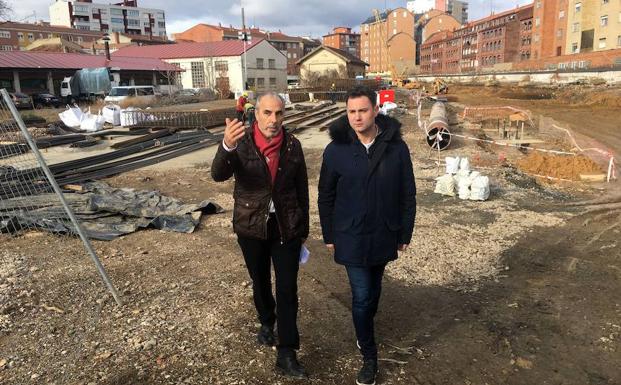 Teodomiro González, a la izquierda; y Cendón, a la derecha./