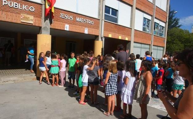 Educación lanza un protocolo de apoyo a los colegios para actuar en casos de alumnos con padres separados