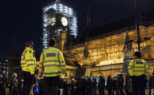 Varios policías, en Londres. /Efe