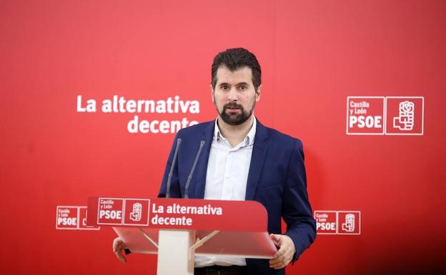 El secretario general del PSCyL, Luis Tudanca, informa de la reunión de la Comisión Ejecutiva Autonómica./Miriam Chacón / ICAL