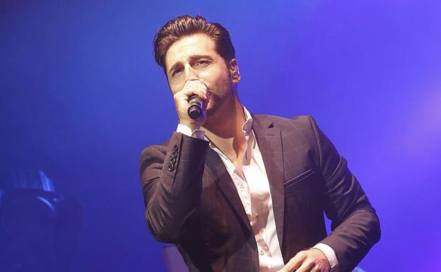 David Bustamante durante un concierto. /Ramón Gómez