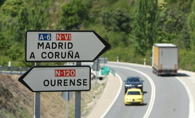 Imagen de la carretera Nacional 120 que une actualmente Ponferrada con Orense./César Sánchez