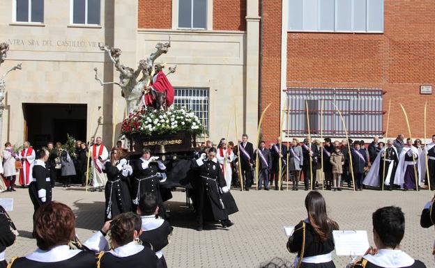 ‘La Borriquilla’ procesiona en Valencia de Don Juan