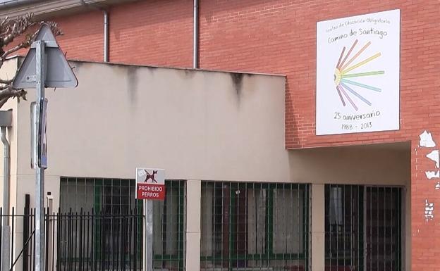 Fachada del colegio Camino de Santiago en La Virge. /