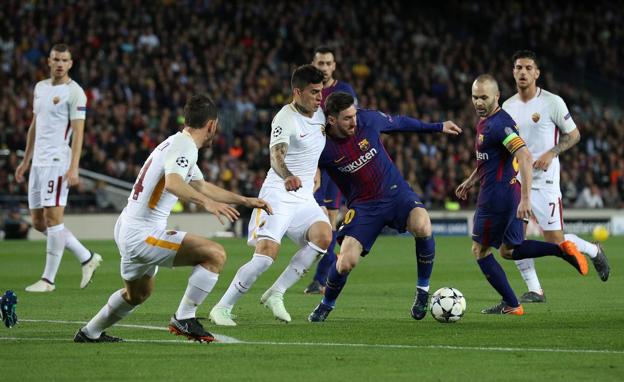 Leo Messi, durante el aprtido ante la Roma. /Reuters