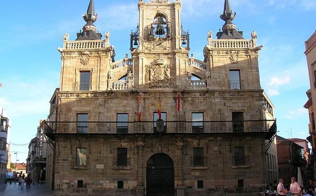 Fachada del Ayuntamiento en Astorga/
