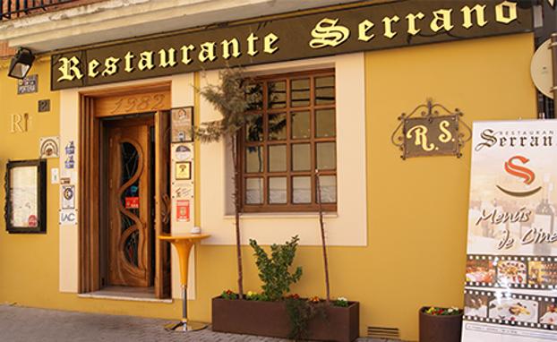 Fachada del Restaurante Serrano. /