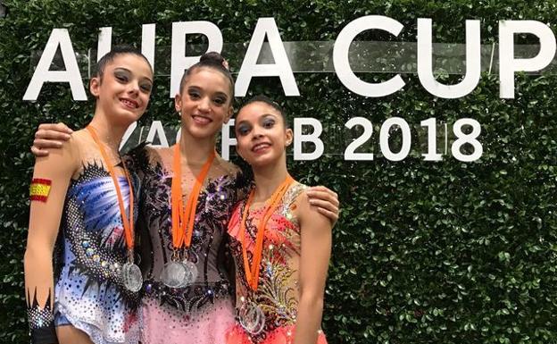 Olatz Rodríguez, Sara Llana y Paula Serrano, en la Aura Cup./