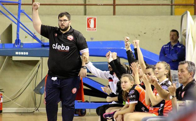 Aléix Pérez, entrenador del Cleba./Peio García