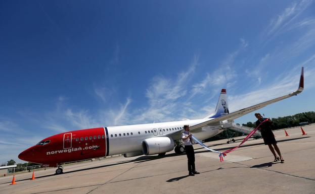Presentación de la aerolínea Norwegian. /Marcos Brindicci/ (Reuters)