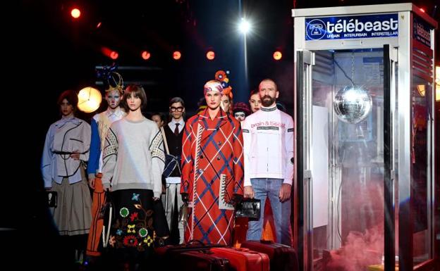 Desfile de Brain & Beast.