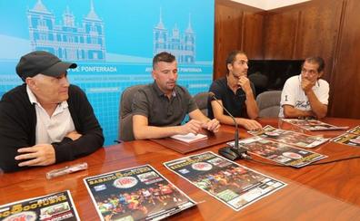 El concejal de Deportes, Iván Castrillo (2I), junto a voluntarios y responsables de la asociación de familiares y amigos de Proyecto Hombre, durante la presentación de la carrera./César Sánchez