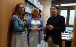 Samuel Folgueral junto a Cristina López e Isabel Báilez./Carmen Ramos