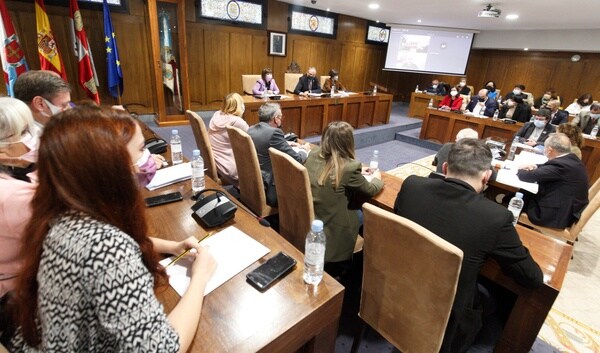 Pleno extraordinario del Ayuntamiento de Ponferrada.