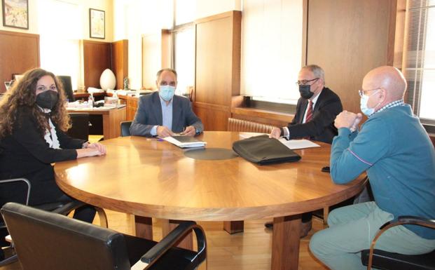 Los alcaldes de Ponferrada, Bembibre y Astorga, durante la reunión.