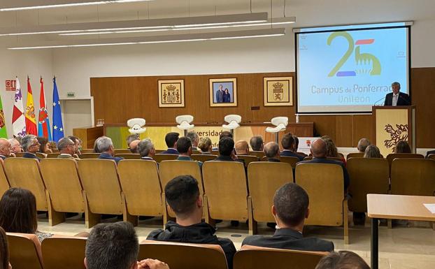 El rector de la ULE, Juan Francisco Marín, pronunció el discurso de clausura de los actos del 25 aniversario del Campus del Bierzo./E. Jiménez