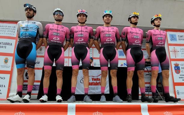 El equipo Previley Maglia Coforma Bembibre en la Vuelta a Cantabria./