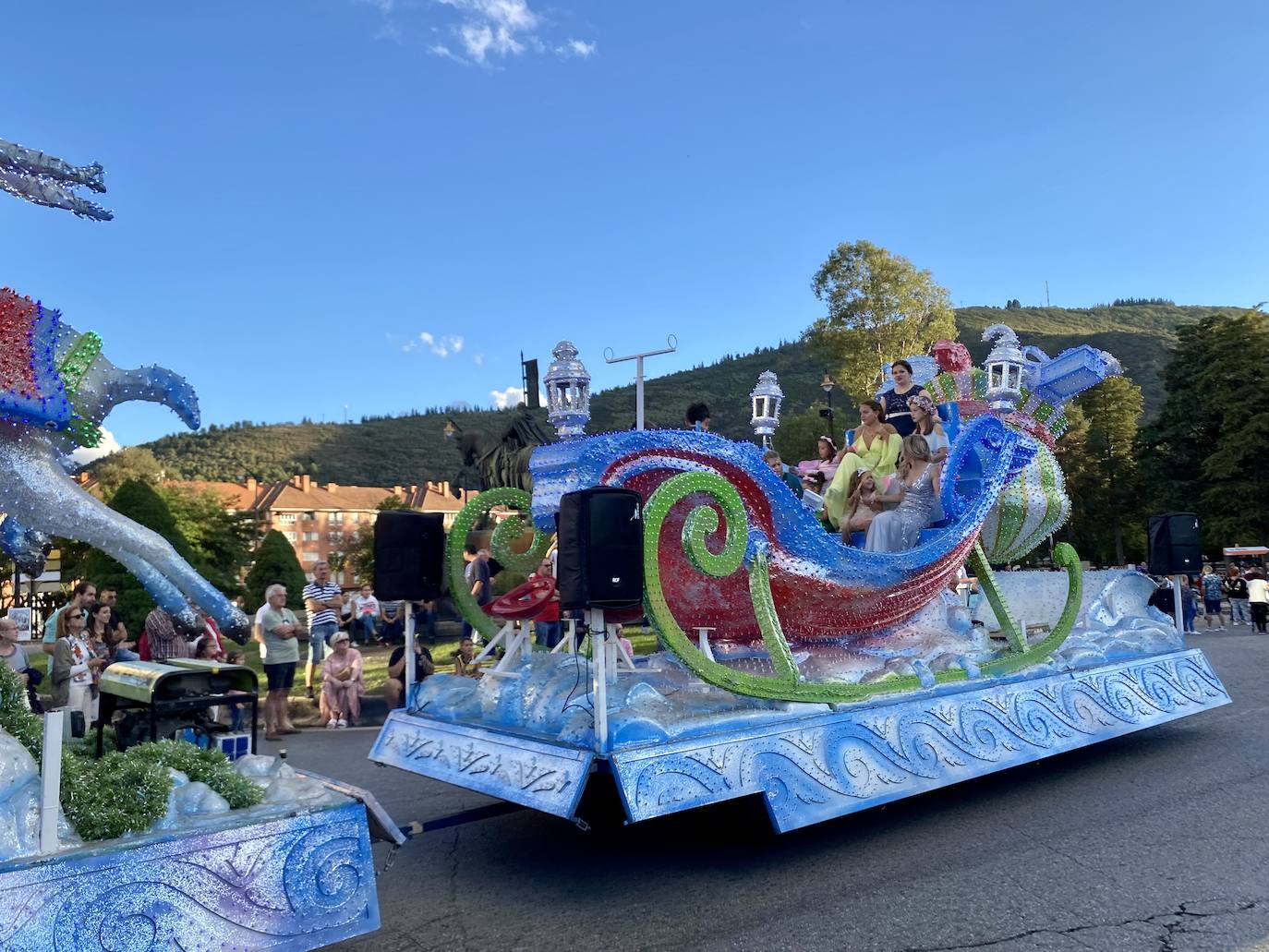Fotos Desfile de carrozas en las fiestas de la Encina El Bierzo