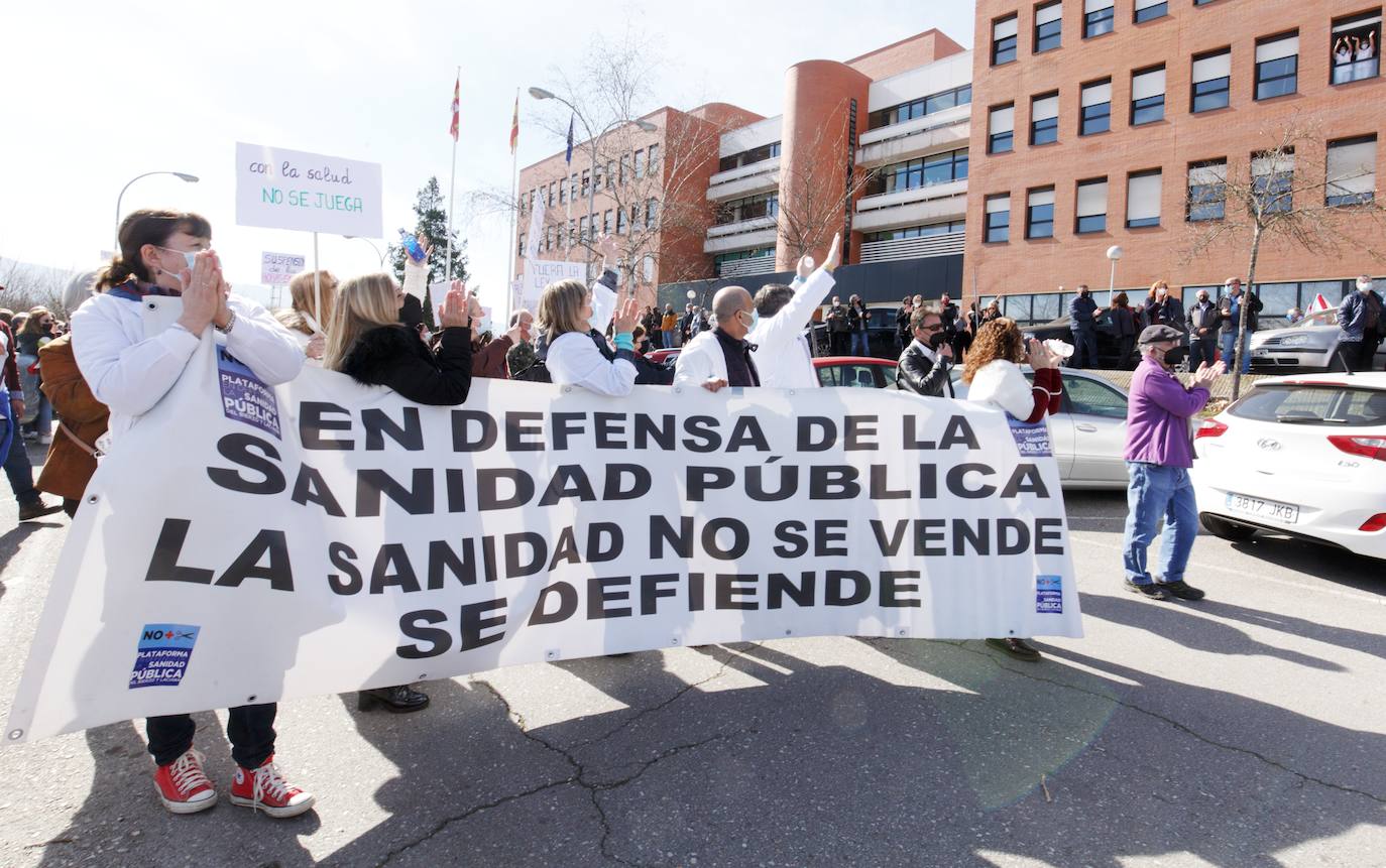 Marcha blanca en defensa de la sanidad pública del Bierzo y Laciana. /César sánchez