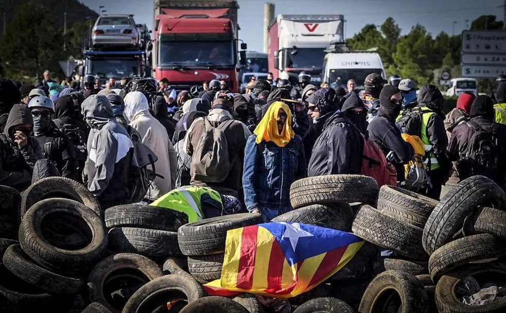 [EFE] 23 de Diciembre de 2019 - El municipio de Pontons se revela contra el proceso de desconexión catalán 129760045-k7EH-U601171348139TXE-984x608@Ideal