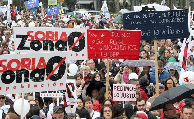 Manifestación de la España Vaciada: "Ser Pocos no resta derechos" ICAL422534-kTiG-U701055927346q4-624x385@Leonoticias