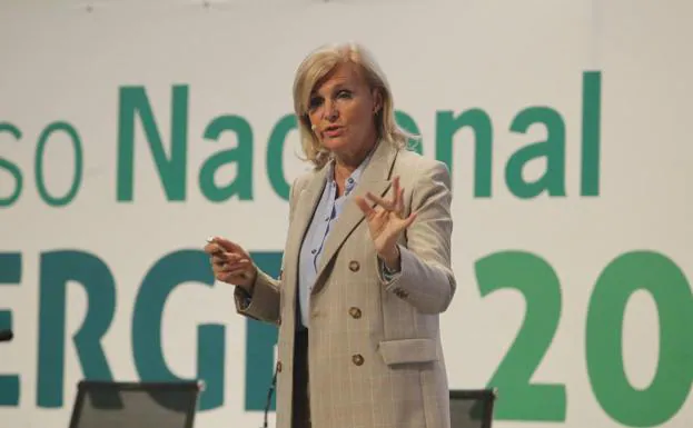 María Neira, durante una ponencia. :: /Joaquín Pañeda