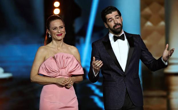 Aitana Sánchez Gijón y Miguel Ángel Muñoz presentaron la gala.