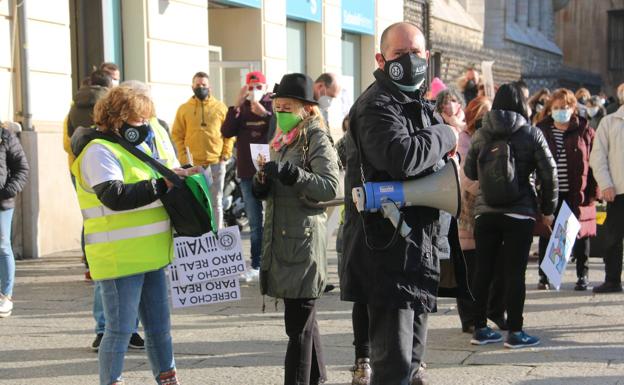 Diferentes sectors se concentran y marchan por las calles de León.