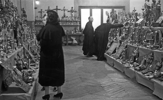 Exposición de piezas de orfebrería montada en Madrid en septiembre de 1940./R.C.