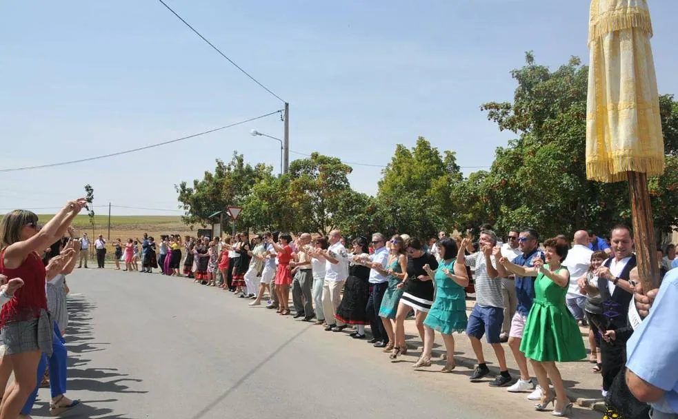 Navares de Ayuso: rogativas a la Virgen de las Dehesas