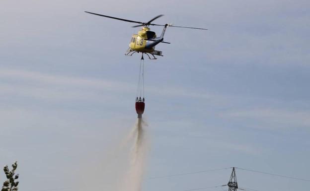 Imagen de archivo de un incendio en Santa Oleja en 2019. /