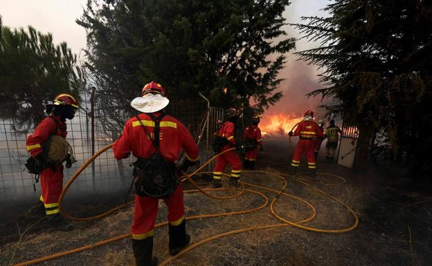La UME desplegada en el incendio de Ávila./EFE