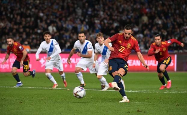 España despeja el camino al Mundial