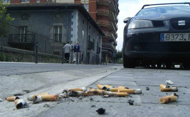 Cataluña encarecerá cuatro euros el tabaco y pondrá cerco a las colillas