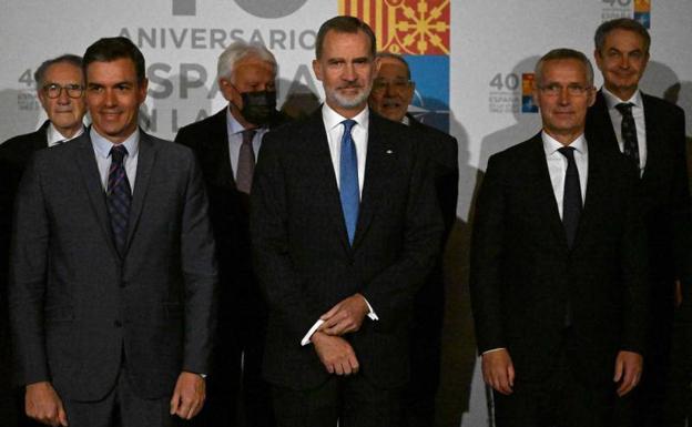 Felipe VI pide a la OTAN unidad contra «la inaceptable agresión rusa»