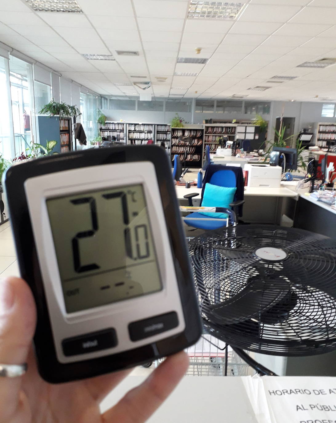 Oficina con medición de aire acondicionado. /R. C.