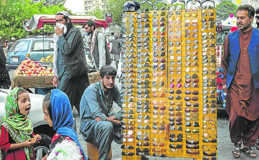 Un mercado de la capital afgana, Kabul, esta semana/LILLIAN SUWANRUMPHA / AFP