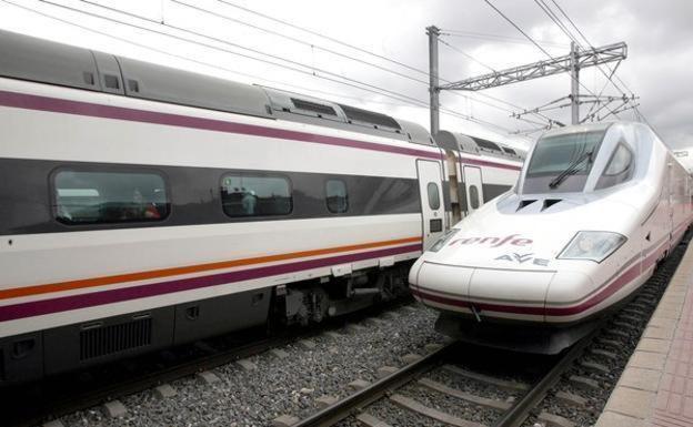 Los trenes AVE y las ciudades que conectan mantienen un encuentro en Madrid./